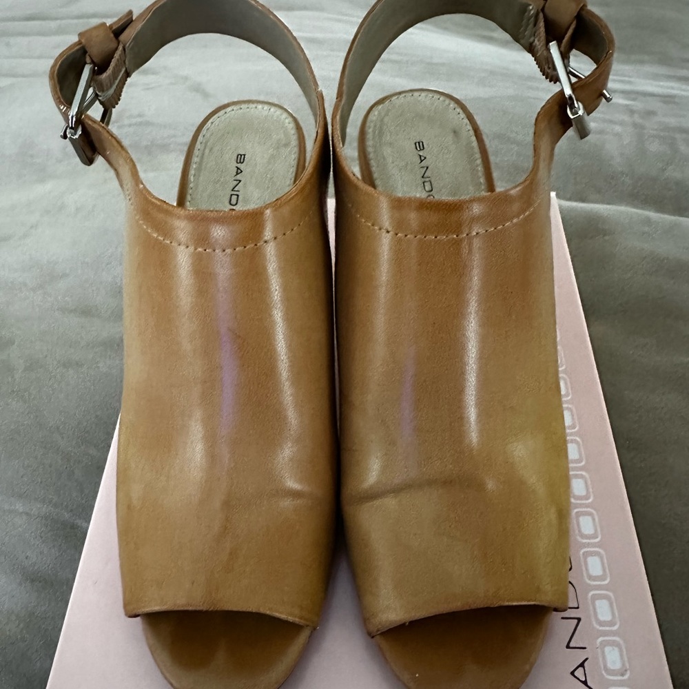 Bandolino Wedge Sandal  Size 7 1/2
